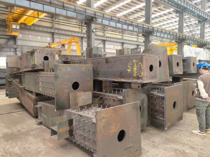高温下的工程测量员：用脚步为工程建设“量体裁衣”